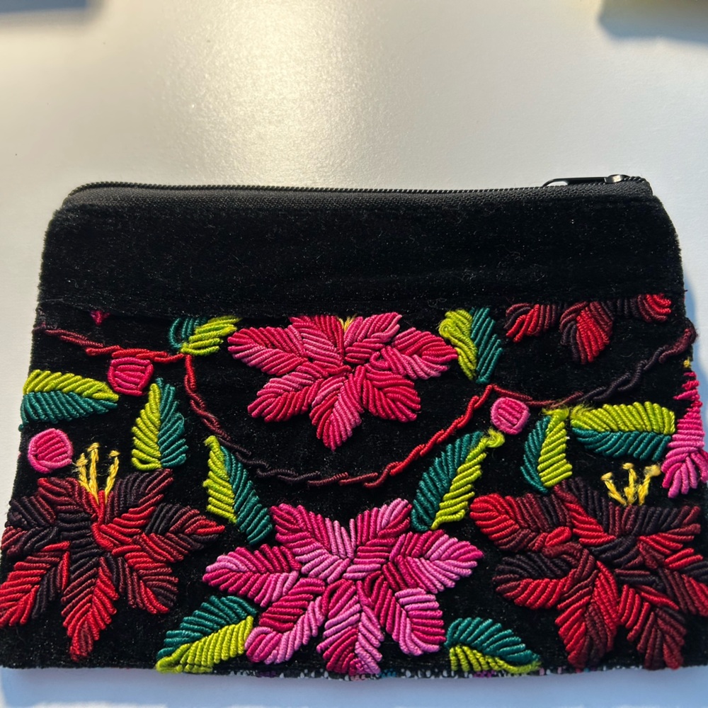 Small embroidered velvet  bag